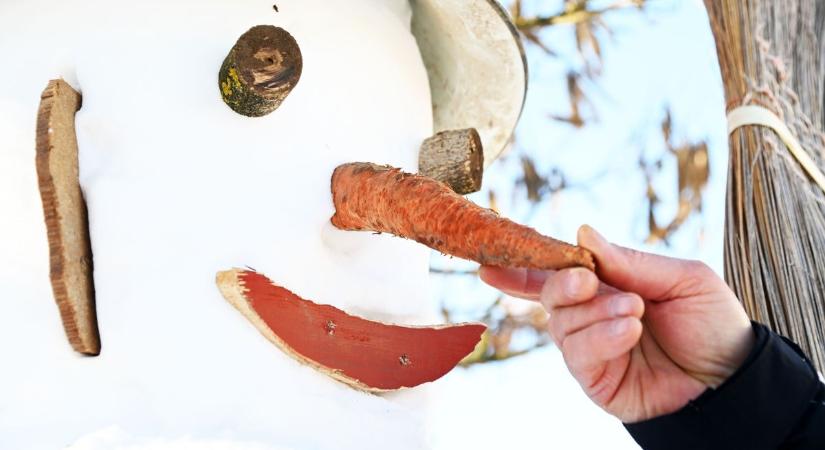 Helyi látványosság lett a hóból készült gigantikus alkotás