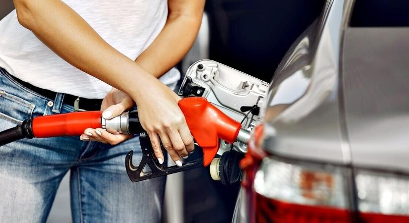Friss hírek a benzinkutakról: Eldőlt, mennyiért tankolhatunk kedden – itt vannak a pontos árak