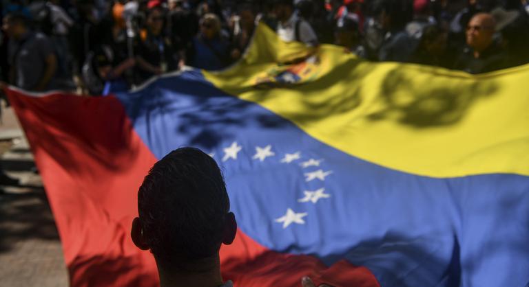 Donald Trump kikiáltotta magát Venezuela ügyvezető elnökének