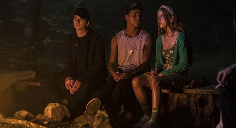 Pokoli nyár: Mindenki higgadjon le! A Nap ugyanúgy felkel és lenyugszik akkor is, ha nem nézzük végig ezt a förmedvényt! (kritika)