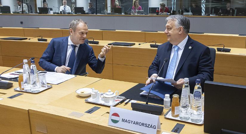 Varsó szerint a magyar döntés a Tusk-kormány újabb vereségét jelenti
