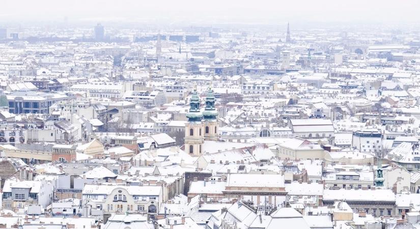 Készültség Budapesten: már szórják az utakat az érkező ónos eső előtt, fontos figyelmeztetést adtak ki