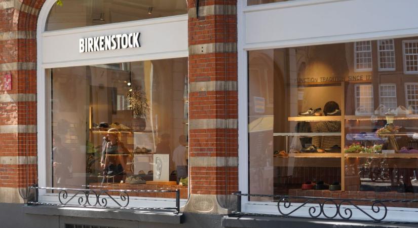 Megtorpant a nagy német cipőgyártó növekedése: megszenvedi a Birkenstock a vámokat és az óvatos fogyasztókat
