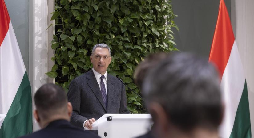 Megkérdeztük Lázár Jánost, honnan lehet tudni, mikor hazudik – Videó!