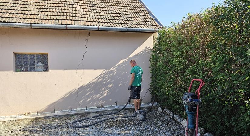 Súlyos hiba, ha csak lefestjük: a szakértő elárulta, miért repednek szét a házak az aszály után