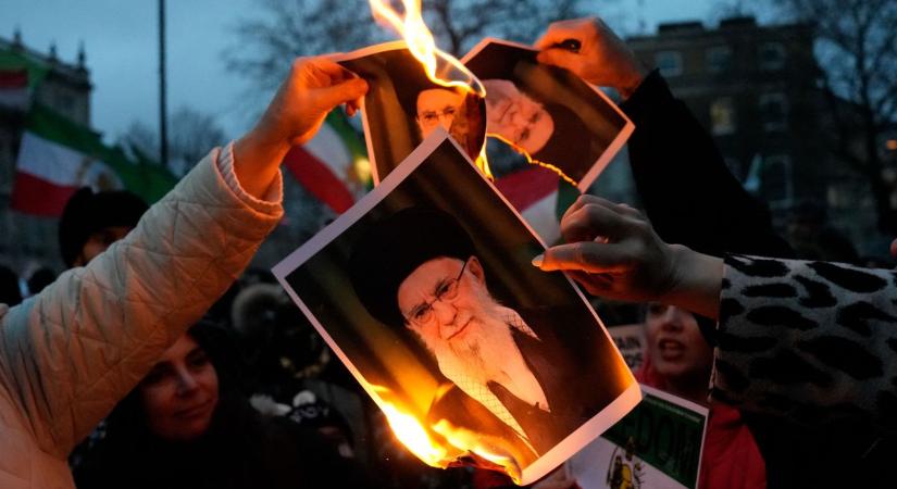 Iránban minden együtt áll, ami a történelemben sikeres forradalmakhoz vezetett