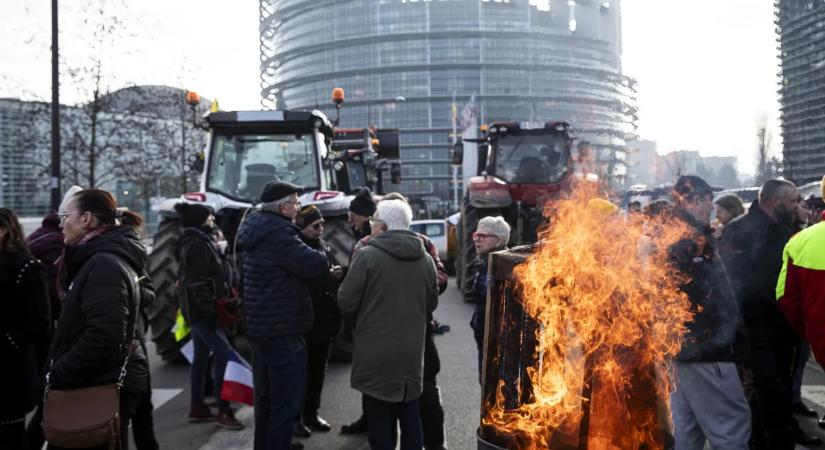 EU-Mercosur megállapodás: Európa-szerte folytatódnak a gazdatüntetések, kikötőket blokkoltak a tiltakozók