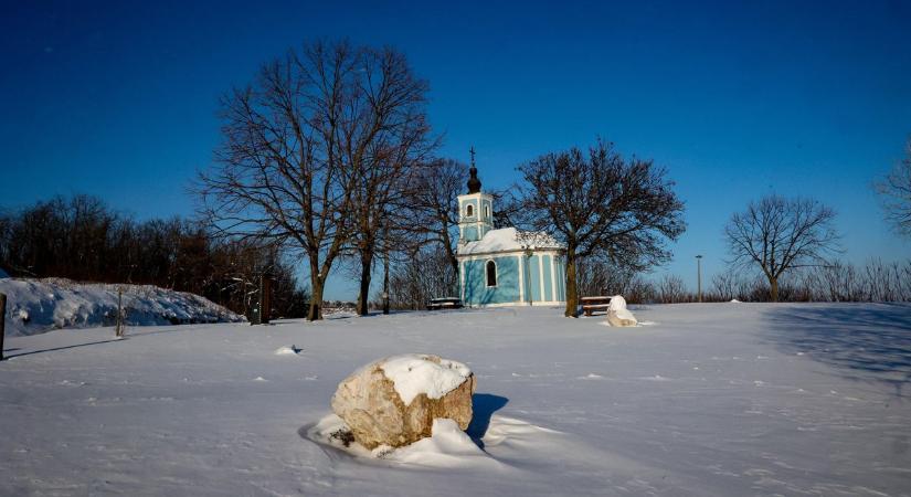 Mesebeli tájjá változott Szálka a havazás után (képgalériavideó)