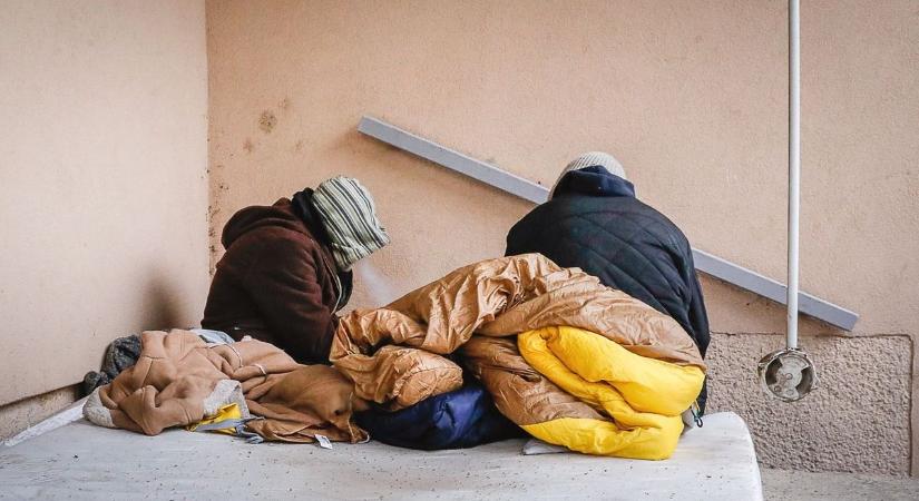 A hajléktalanszálló megtelt, de senkit nem küldenek el – az extrém hidegben szükséges az összefogás