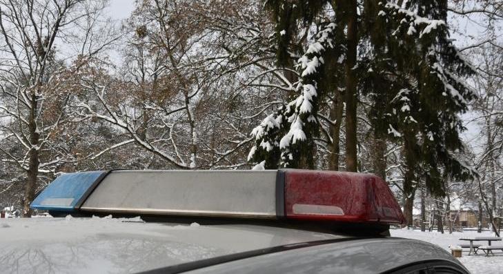 Veszélyes jégdarabok a járműveken 