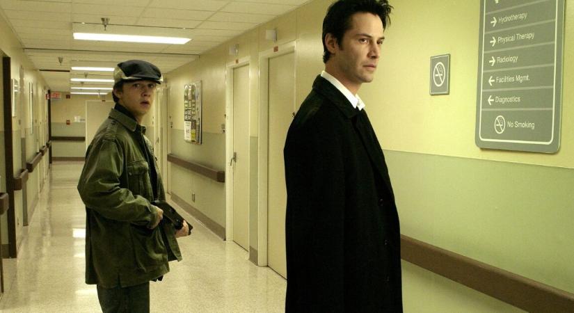 Keanu Reeves szenzációs ördögűzős filmje berobbant a streamingre