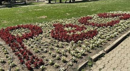 Elvonások szorításában - nincs enyhítés, a kormány tartja a markát