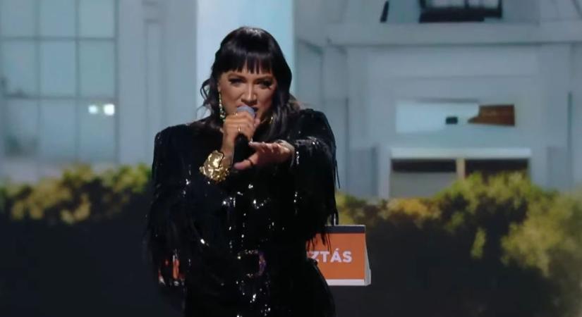 Tóth Gabi óriásit bakizott a Fidesz Kongresszuson, utólag derült ki, hogy valami nagyon félrement a színpadon