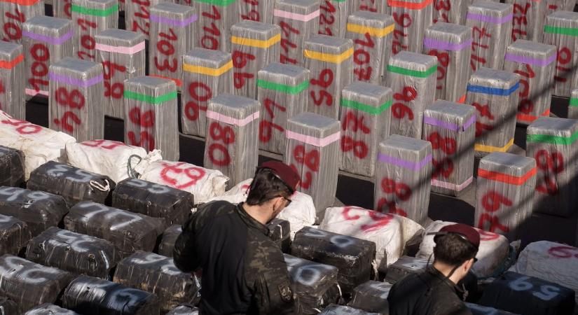Sóba rejtve találtak 10 tonna kokaint a spanyol rendőrök