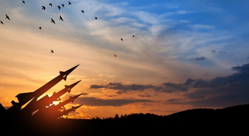 Februárban beköszönthet az atomfegyverek új korszaka