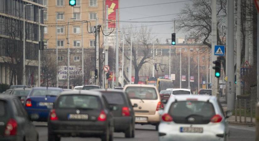 Változik a KRESZ: így is szabályos lesz átkelni a zebrán