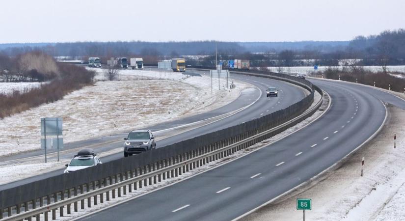 Ónos eső: az Operatív törzs több útra, köztük az M86-os autóútra is korlátozást jelentett be