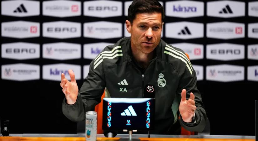 A Real Madrid szerződést bontott Xabi Alonsóval a Barcelonától elszenvedett vereség után
