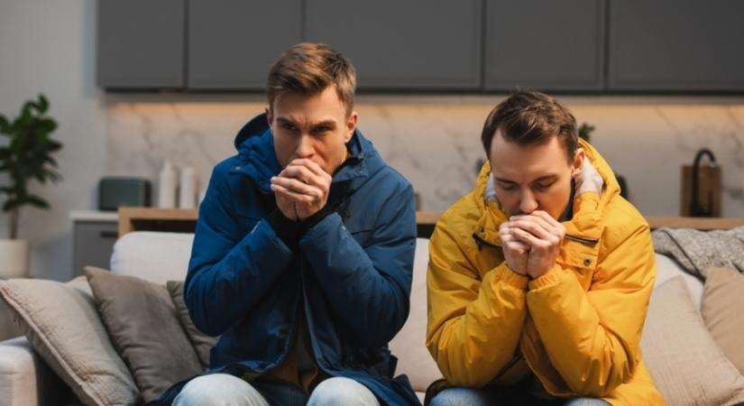 Jó a fűtés, mégis hidegnek hat a szoba: 3 ok, amiért hűvössé válhatnak a falak