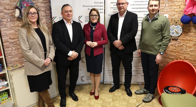 Tudás és emberség – sajtótájékoztatót tartottak a Bárczi Iskolában