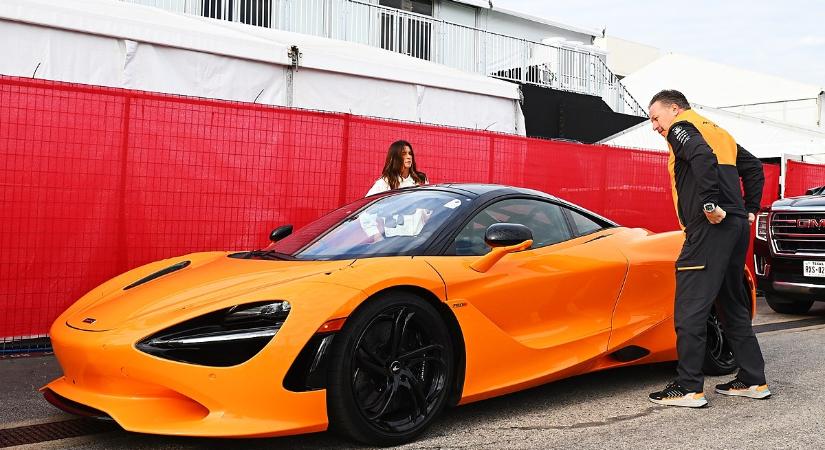 Kétmilliárd dolláros befektetés: teljes átalakulás előtt az ikonikius autógyártó