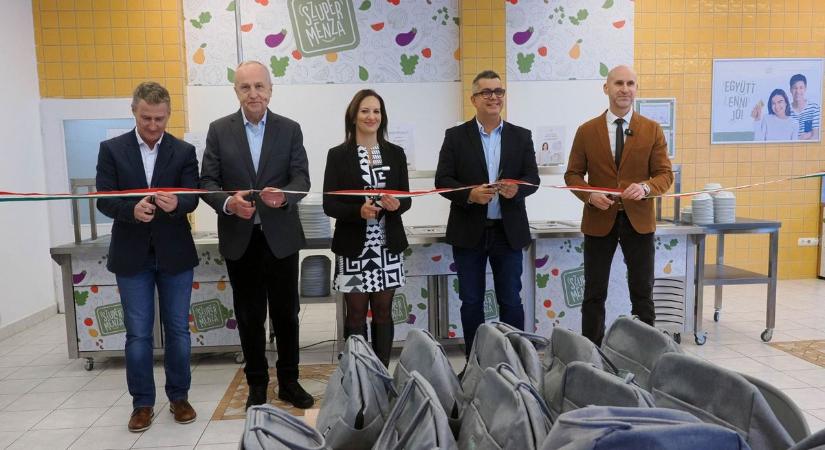 Már minden balatonalmádi iskolás Szuper Menzában ehet (galéria)