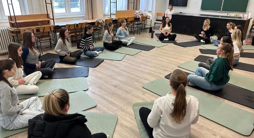 Önvédelem a fiúknak, kozmetika a lányoknak - egészségnapot szervezett a celldömölki gimnázium