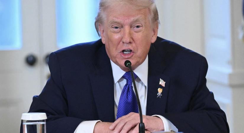 A Fehér Ház közölte, Irán felé a diplomácia az első eszköz, de a légicsapás is a lehetőségek egyike