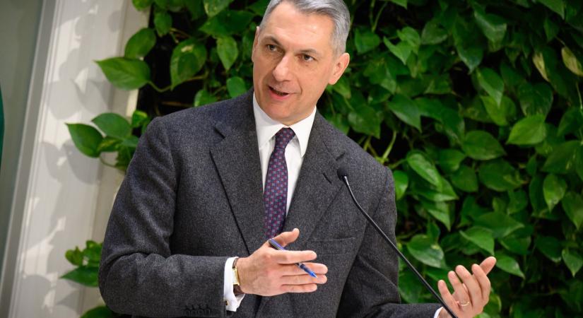 Fiala János: Szép új világok, ha találkoznak