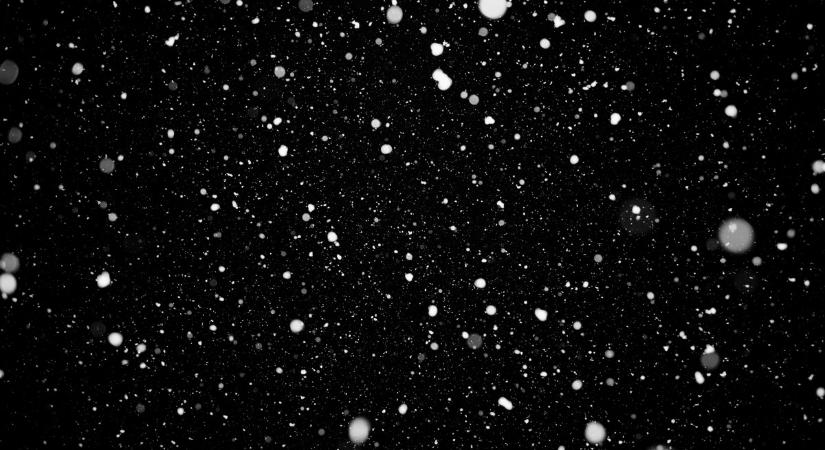 Döbbenten álltak a ráckevei havas réten, olyat láttak az égbolton, amire mindenki felkapta a fejét