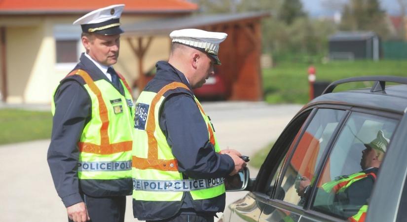 Autós hírek, baleset, tűzeset és örömhír is jutott mára