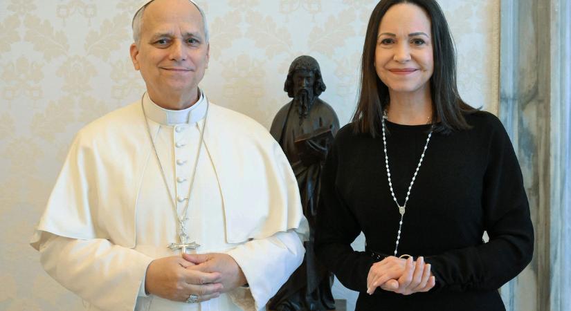 Trump csütörtökön fogadja a venezuelai ellenzék vezetőjét, a Vatikán egyelőre hallgat a pápai audienciáról