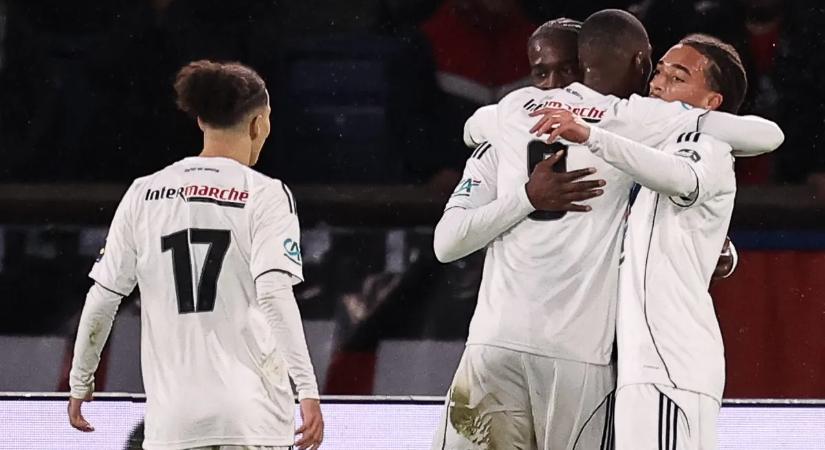 Elbukta a városi rangadót, hazai pályán esett ki a PSG a Francia Kupából