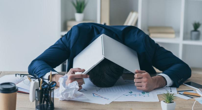 Vergődik a gazdaság, miközben féligazságot ismételget a magyar kormány