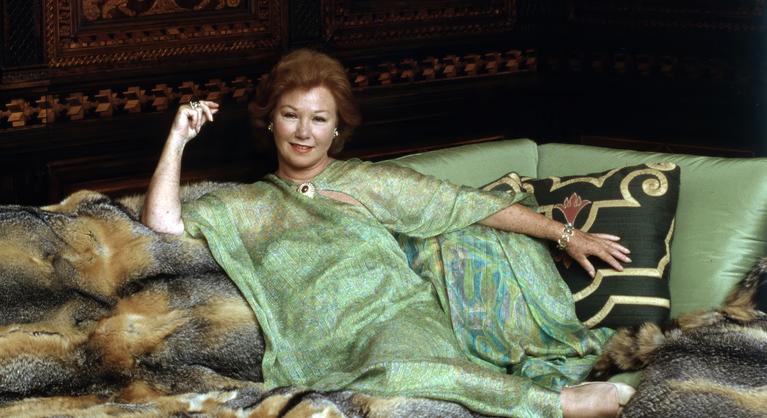 A 93 éves Rothschild báróné beperelte menyét és unokáit a több száz milliárdos vagyonért