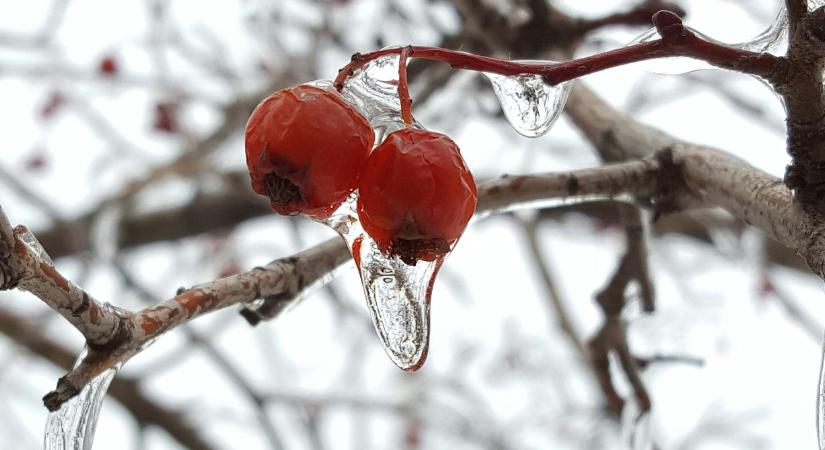 Ónos eső és havazás miatt kell figyelni az utakon