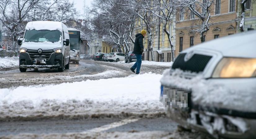 Havazás, ónos eső, jégpáncél: káosz jöhet az utakon