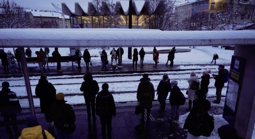 Nyugaton egyre többfelé ónos eső, keleten tartós havazás vár ránk