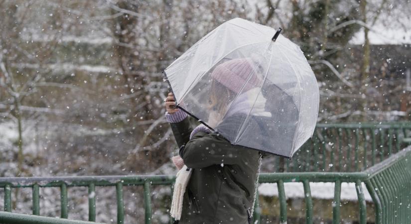 Nagyot változik az időjárás: hólapát helyett esernyőre lesz inkább szükség