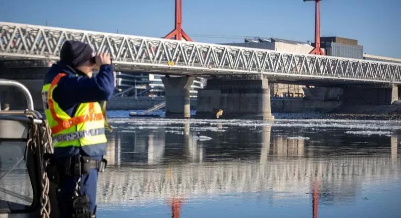 Jégzajlás van a Dunán, hajózási zárlatot is elrendeltek