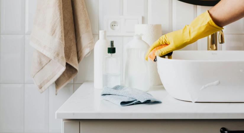 Ez az egyszerű japán trükk pillanatok alatt friss illatot varázsol a fürdődbe