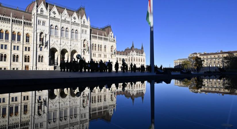 Kiosztottak százmilliárd forintot, de a budapesti vállalkozások parkolópályára kerültek