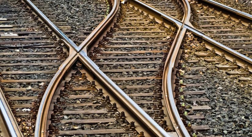 Ónos eső, havazás és MÁV-Volán – fennakadások, útvonalváltozások