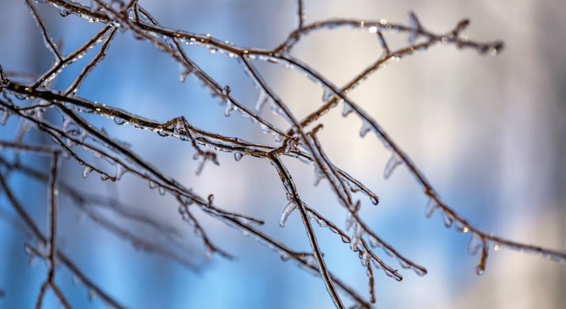 Autósok figyelem! - Itt az ónos eső