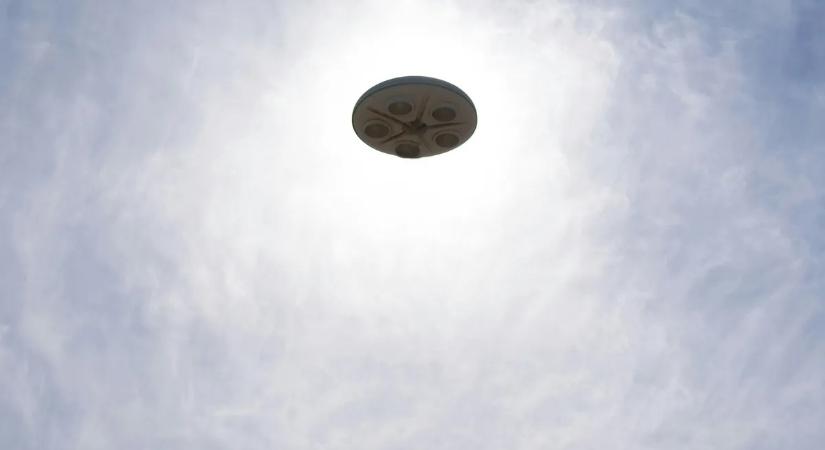 Hihetetlen, de igaz: ufó bukkant fel hajnalban – fotók készültek