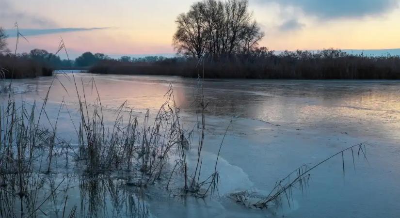 Jégzajlás miatt hajózási tilalom lépett életbe a Dunán