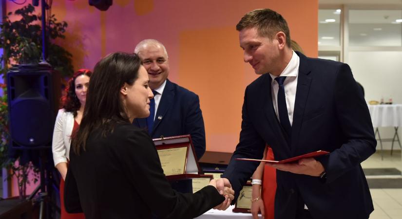 Kitüntető díjat vehetett át a klub „alapító anyja”