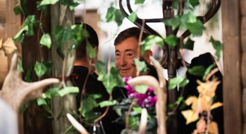 Pezsgőfürdővel ellátott wellness apartmanokat építenek a Mészáros-cégek Felcsút határában