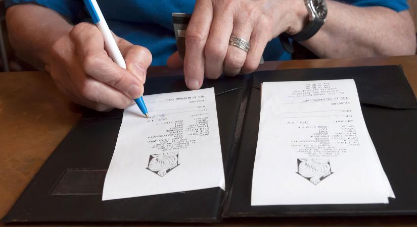 Titokzatos új tételt vettek észre a magyar futárszolgálat blokkján, mindenki azt kérdezi, legális-e egyáltalán?