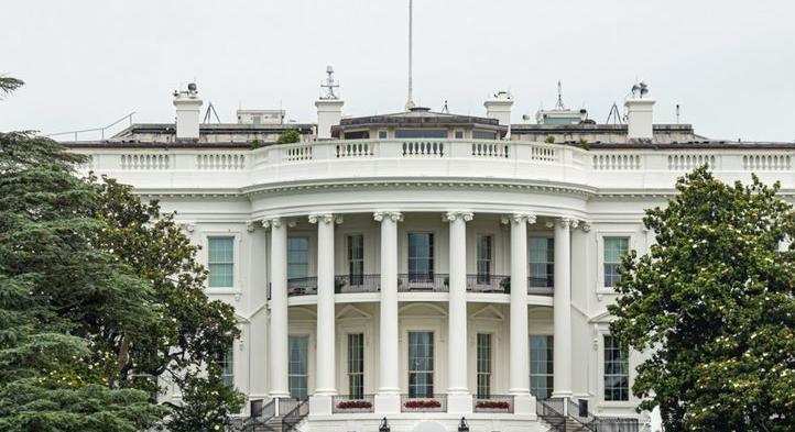 Fehér Ház: az Egyesült Államok számára a diplomácia az első eszköz Irán felé, de légicsapás is "az asztalon van"